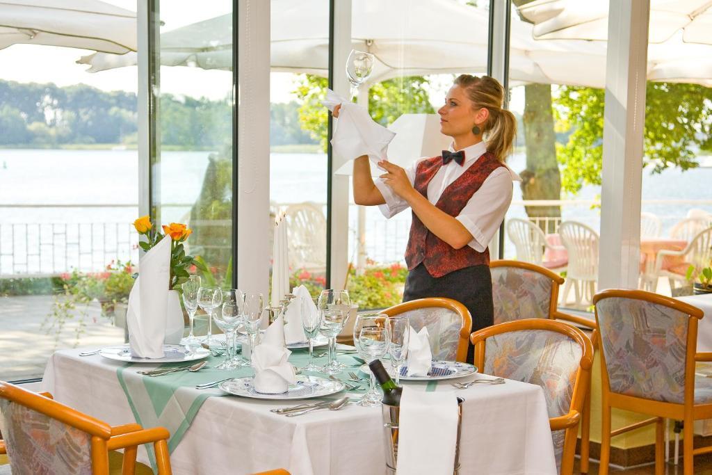 Hotel "Seelust" Garni Röbel 外观 照片
